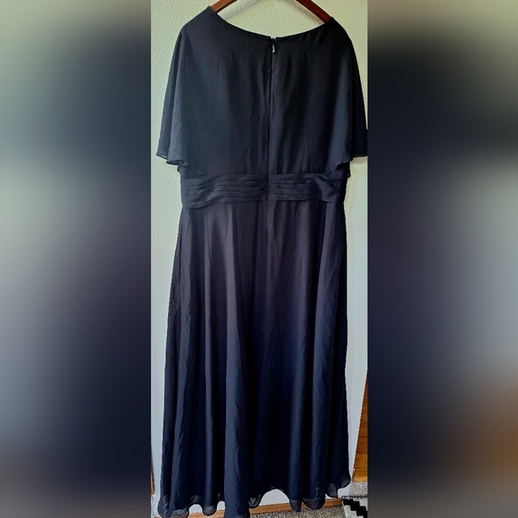 NWT JJ's House Black A-Line V-neck Chiffon Ruffle Dress Zip Womens Size 22 - Picture 10 of 13